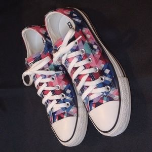 Gently Used, Converse All Star. Unisex. Men's Size 6, Women's Size 8.
